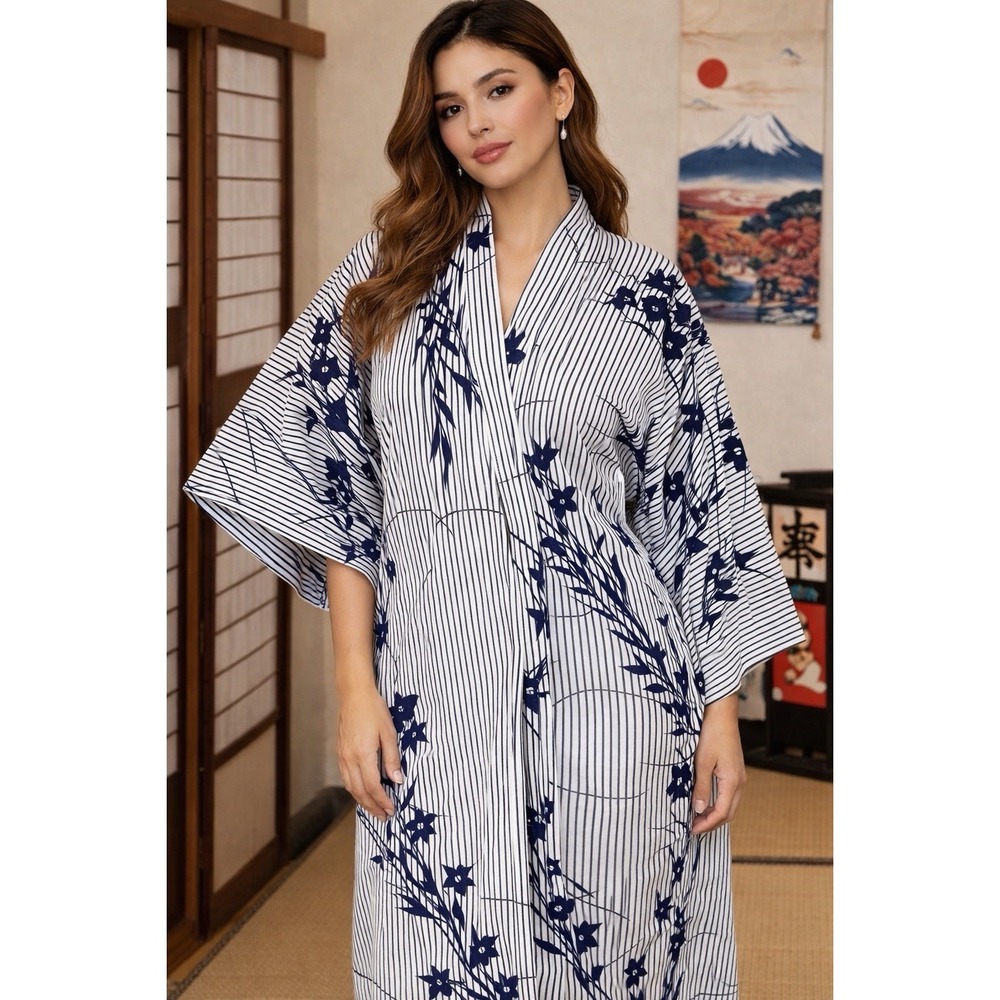 FP In TOKYO JAPANESE KIMONO WOMEN'S ROBE GOWN AUTHENTIC MADE IN JAPAN VINTAGE